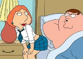 Lois Griffin se viste de colegiala para que Peter le haga sexo anal